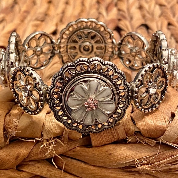 FLORAL ENAMEL COATED GEMS CHARM STRETCH BRACELET CUSTOMIZEABLE brand-new - Picture 4 of 7